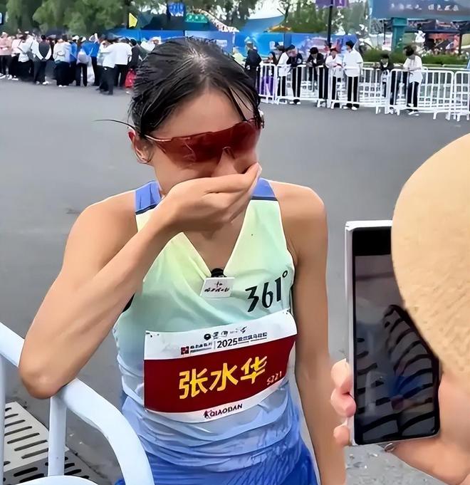 张水华人设崩塌？月月赛不停!同事被动替班苦不堪言网友：精致利己(图5)