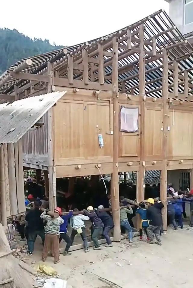 贵州榕江村民硬核搬家搬的不止是房更是千年传承与全村情分